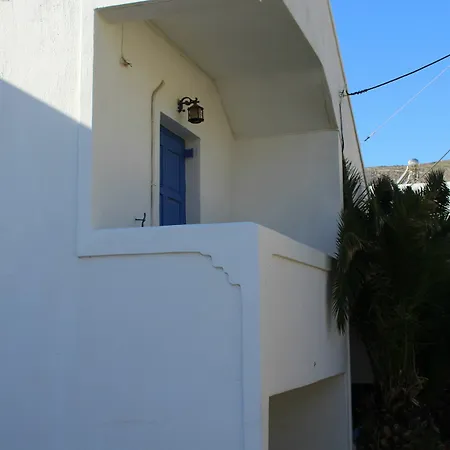 Halaris Apartment